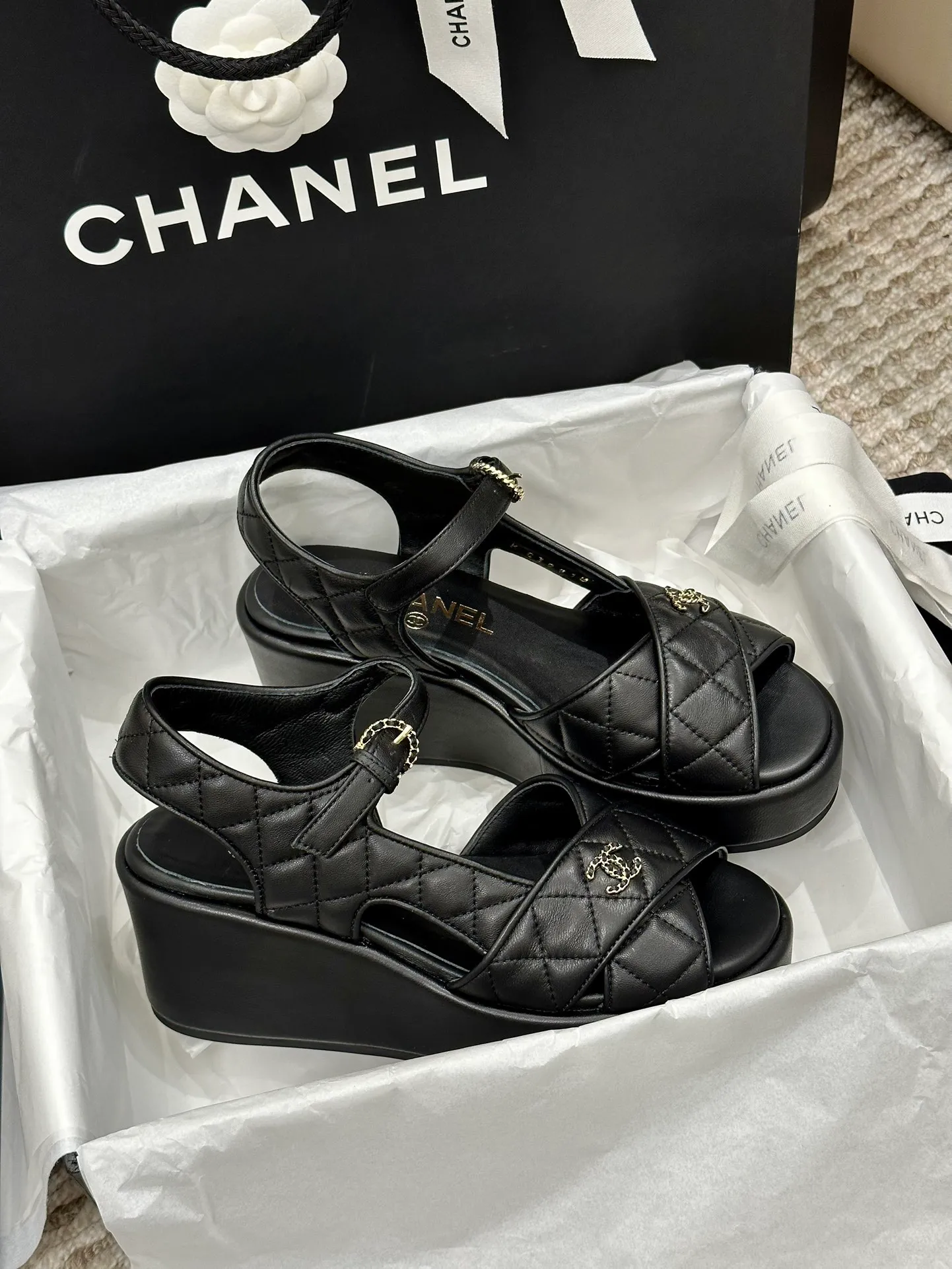 👟👟Ex-factory price 480👟👟 CHANEL C Jia Xiaoxiang 23ss new wedge heel open toe high heel sandals. Top counter quality. The moment you put it on your feet, it is still super stunning. 🔥All materials are customized according to the original version! Upper: imported first-layer calfskin/imported fragrant cloth/ lining: imported sheepskin, foot pad: sheepskin sole: outsole imported from Italy Size number: 34-40